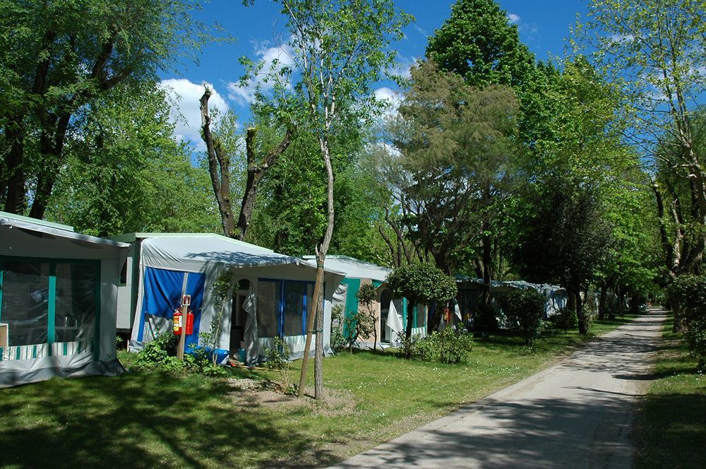 萨比亚多罗露营地 利尼亚诺萨比亚多罗 外观 照片